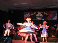 Во Франции на фестиваль «Sansyberie» с оглушительным успехом выступили прокопьевские коллективы «Сибирские выкрутасы» и «Сибирь»